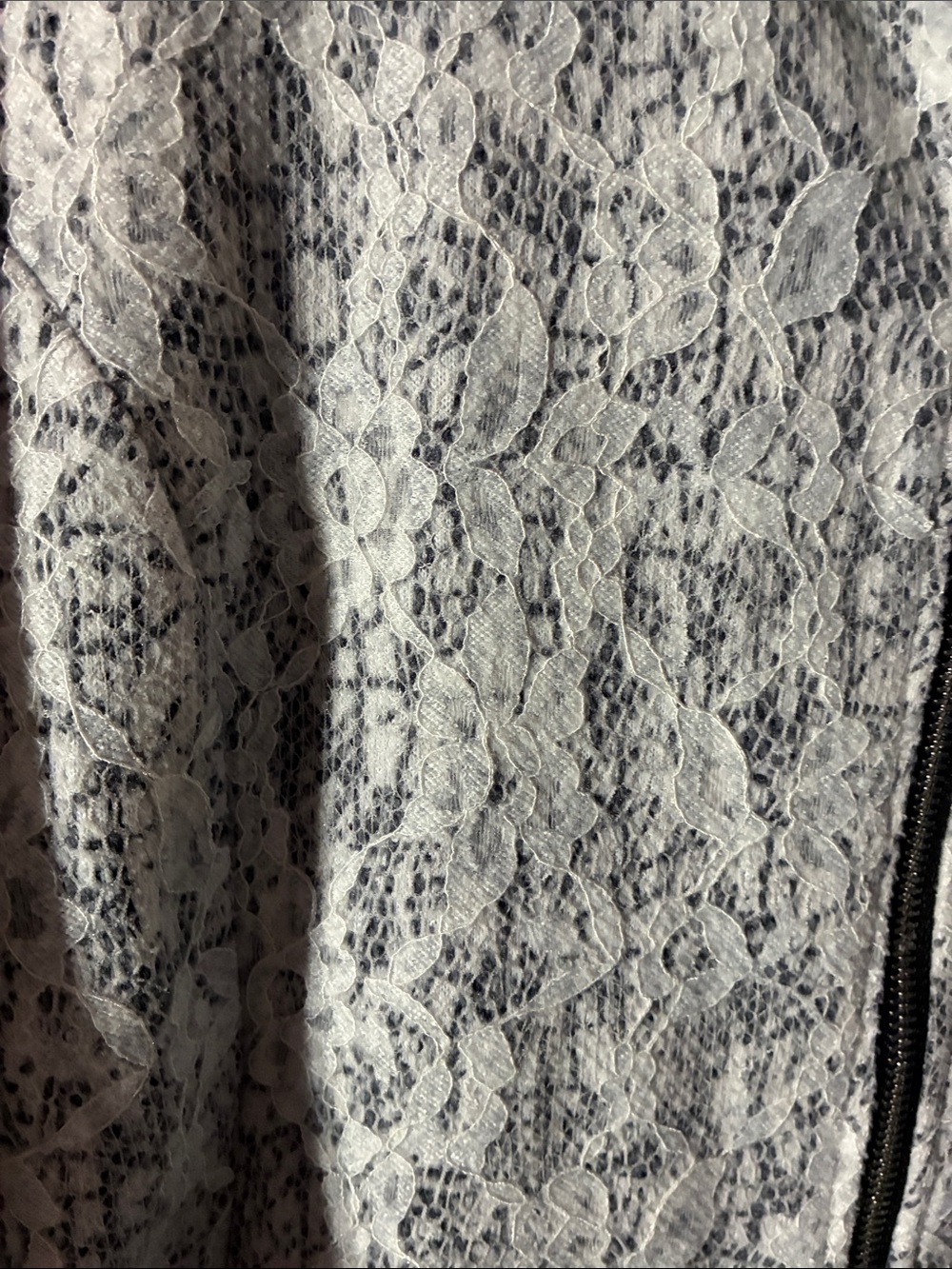 Lace jacket - Picture 3 of 3
